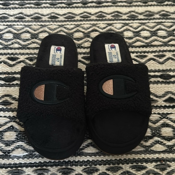 black size 7 champion fluffy slides! - Picture 2 of 4
